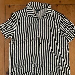 Forever 21 Black and White Casual Button Down Shirt